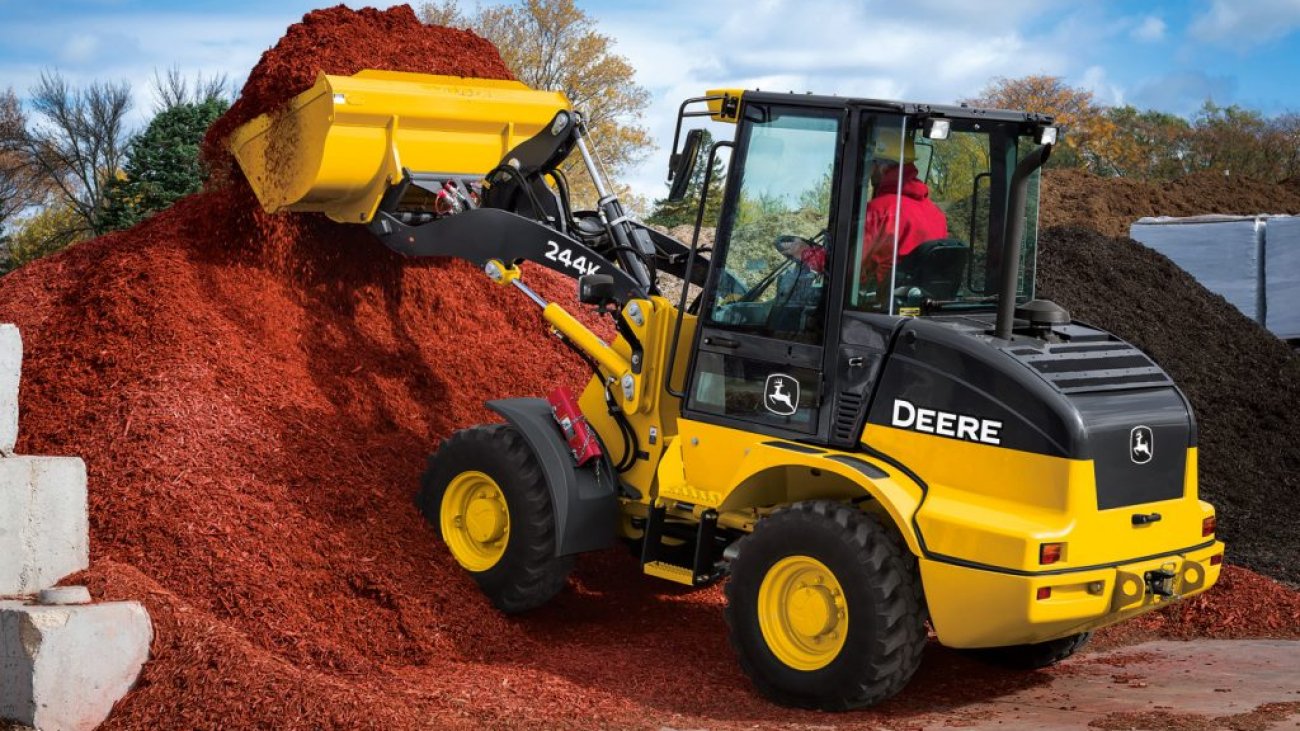 John-Deere_244K-II-1-1024x699